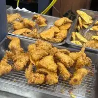 听说火爆了的炸鸡翅店...跟着吃货一起吃的此刻十六番