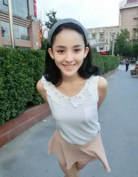 物以类聚,好友是胡歌和刘诗诗,娜扎是个好女孩