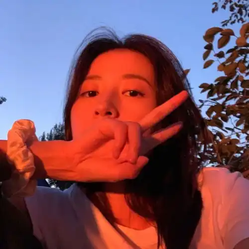 周雨彤头像.别吵,仙女在睡觉