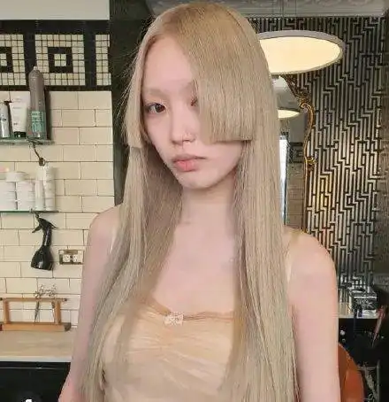 魔法少女利献灵,国际秀场的华裔风格