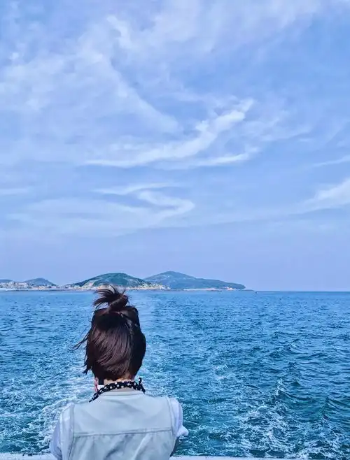 蓝天图片唯美女生头像碧