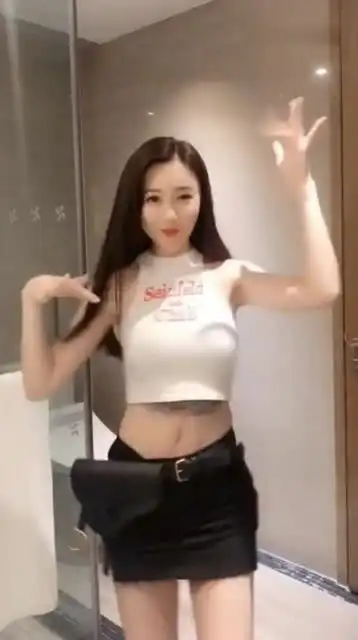 小姐姐这身材也太好看了,是个让我心动的女孩子