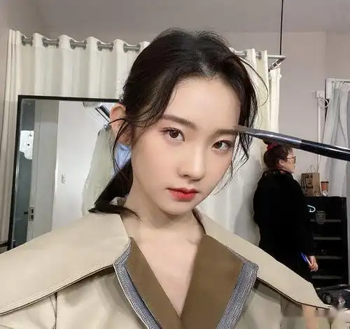 硬糖少女资源差距拉开张艺凡官宣这就是演员,郑乃馨零个资