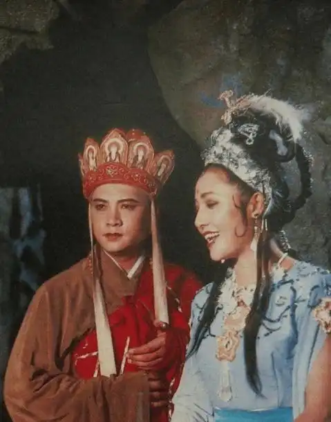 唐僧取经14年,呼女妖都是女菩萨,为何只叫老鼠精娘子