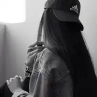 女人味十足的黑白qq个性头像我怕爱的太早不能和你终老