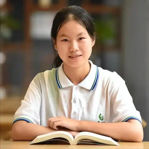 00后广东女孩冼奇琪,扬言懒得考清华北大,她后来怎样了