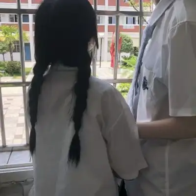真人女生头像烂大街乌克