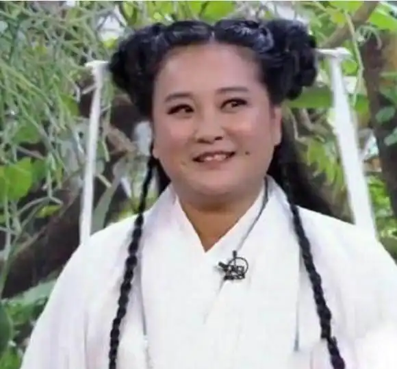 贾玲姐姐曝光,和妹妹长一个样,贾玲能有今天姐姐功不可没