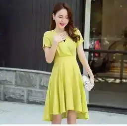 一身v领套装美衫,轻松穿出女性高贵吸引力