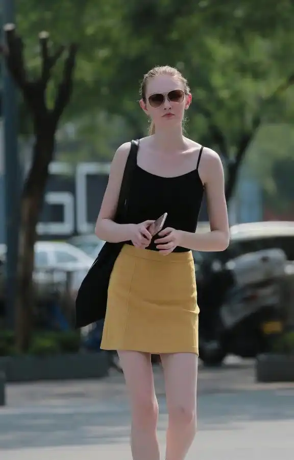 时尚的裙装美搭,楚楚动人简约优雅,释放你的美