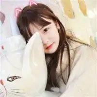带贴纸的女生头像嘟嘴微信头像图片大全