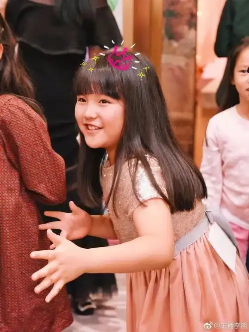 李湘王岳伦豪气为女儿庆生,王诗龄却被吐槽又胖了