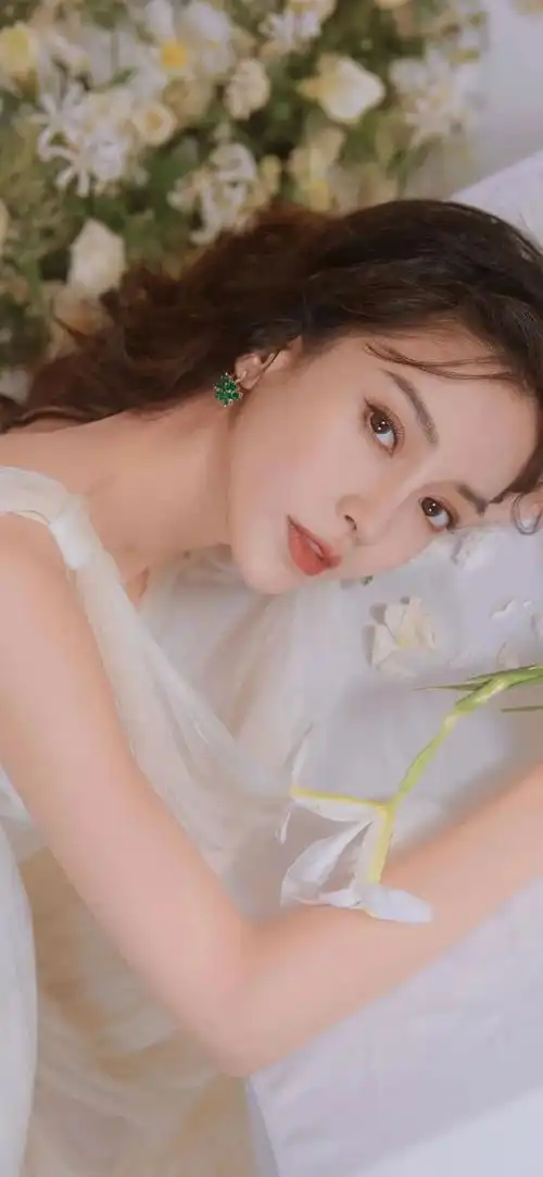 手机壁纸美女壁纸不是对方不在乎你,而是你把对方看得太重