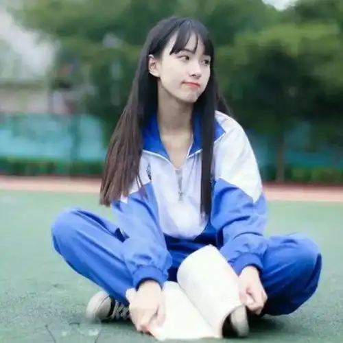 虽然高中生都穿校服,有经验的教师,依然能一眼看出家境高低
