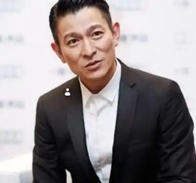 刘德华一家信佛,一生行善,走向皈依之路,网友红的有道理