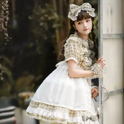 28张超美洛丽塔少女头像和女生个性朋友圈文案
