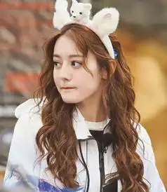 当迪丽热巴和杨超越,同烫羊卷毛后,网友芭比脸输给了漫画脸