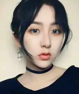 美女因仿妆蔡徐坤走红,本只想挽回男友,结果嘟嘴亮了