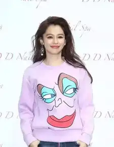 同样是穿卫衣,宋佳时尚,徐若瑄少女,大幂幂呢