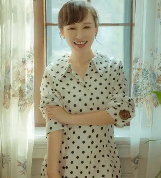 岳丽娜不嫌弃郭靖宇家贫,裸婚住6平米出租屋,婚后连生三胎