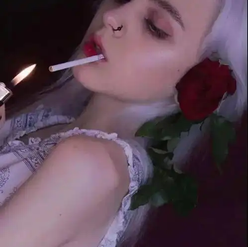 头像撒娇是察觉到了被偏爱的可能
