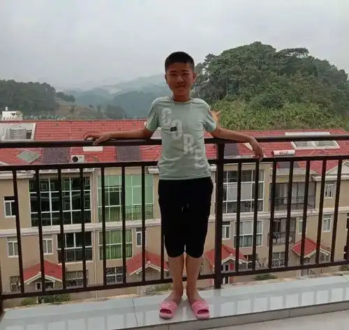 马关一12岁小孩上学路上失联,杨逍你在哪里