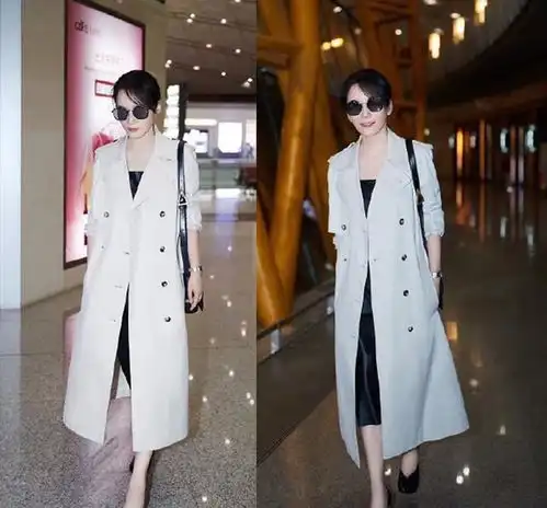 48岁俞飞鸿的贵妇范儿穿搭白色皮风衣帅气高贵显年轻针织连衣裙有女人味奢