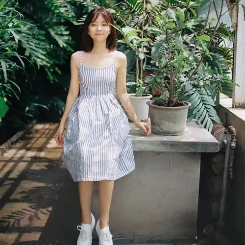 谭松韵居然将最拿手的粉色穿错了要知道她可是有名的童颜少女啊