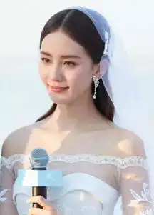 这位韩女星才是真正的天鹅颈,刘诗诗跟她一比气质也矮了几分
