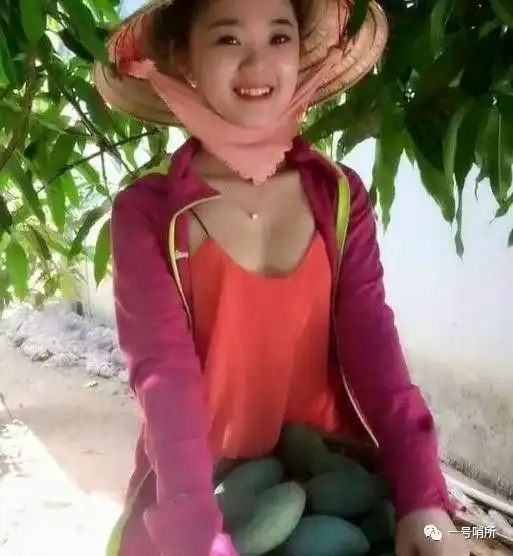 实拍中越边境漂亮姑娘都在干这事
