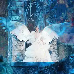 为何51岁的她比21岁的你还少女