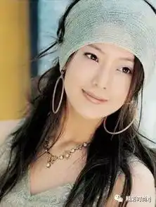 一个会戴耳饰的女人,衣品不会差
