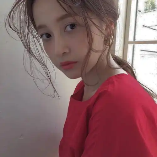 丧到极致的头像女带血不