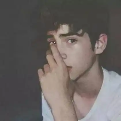 快手清晰头像男,一抹极端的笑暖暖的男生