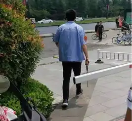 学生头像女生她的背影