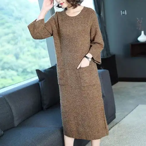 成熟女性想要风情万种,就穿阿吉多秋装裙,散发优雅低调的女人味