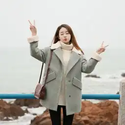 清新浪漫的毛呢大衣穿搭,小女人味尽显