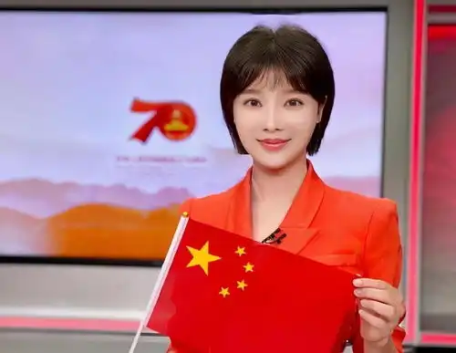 央视最美女主播胡蝶,40岁回归颜值巅峰,成联播组候选人