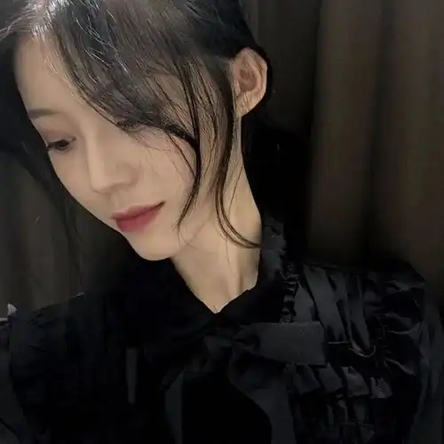 女人真心爱一个男人与假装爱一个男人,会有哪些区别