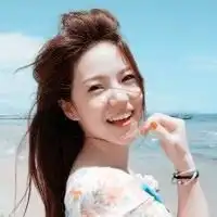 阳光下大笑的女生头像微信头像图片大全