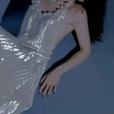 女头部位头像短发美装