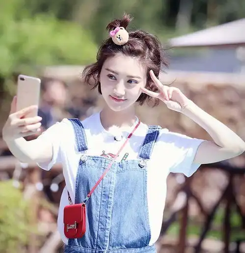 吸睛短发,一秒变回潮少女