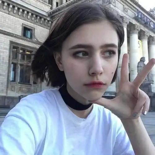 一个俄罗斯女模特,超级喜欢她,就是不知道她叫什么跪求名字啊