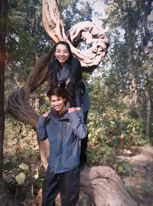 浙江二婚美女嫁小11岁尼泊尔帅哥,被逼喝老公洗脚水如今后悔吗