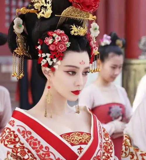 唐妆打扮最美的女星刘晓庆端庄,范冰冰霸气,她还原度最高