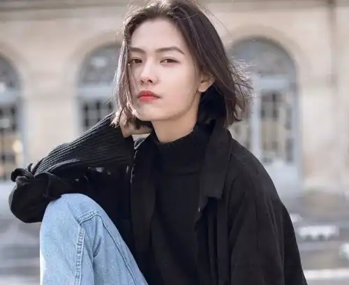 lv秀场上唯一的中国超模,竟是个00后小女生酷到让人挪不开眼