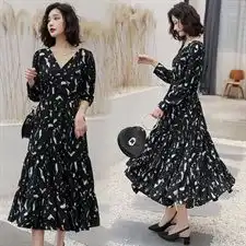 现货2020春装新款高腰碎花连衣裙女时尚打底外穿v领中长款