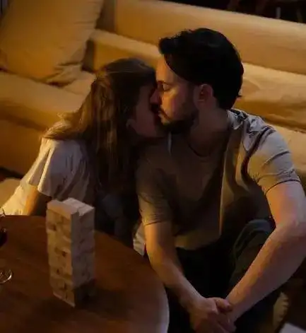 广州离婚律师王幼柏团队有配偶者与他人同居是否构成重婚