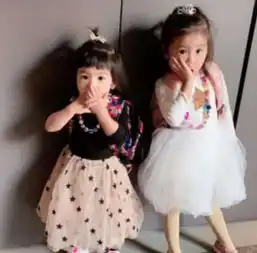 有一种整容叫波妞长大,大眼睛超有灵气,颜值赶超姐姐