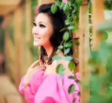 南昌维纳斯婚纱影楼,南昌维纳斯台历女郎,南昌维纳斯2012形象代言人